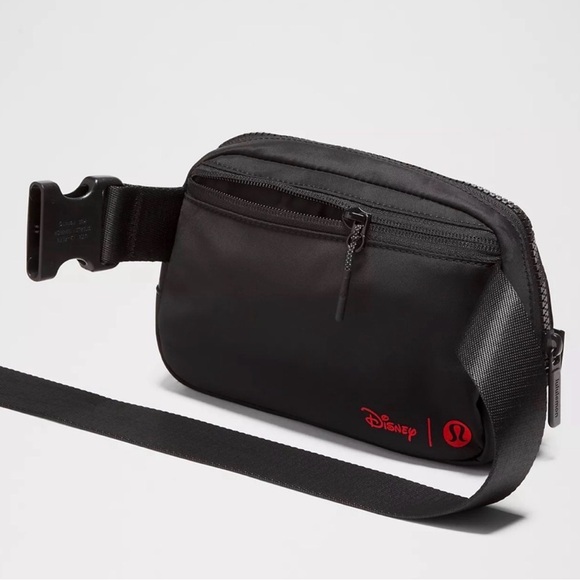 DISNEY x LULULEMON Everywhere Belt Bag 1L Mickey in Motion Graphic NWT - Picture 9 of 9